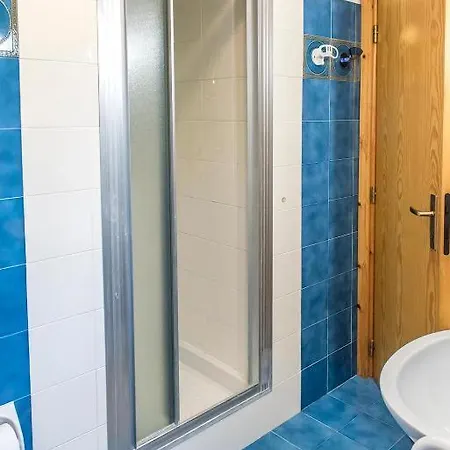 Trilocale Con Portico A 30mt Dal Mare, - M357 *